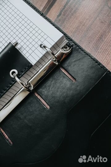 Ежедневник из кожи