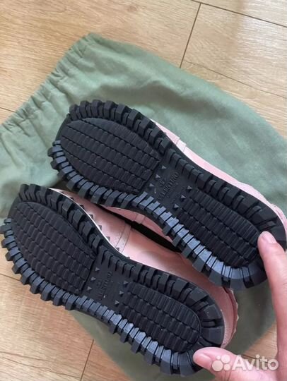 Кроссовки valentino