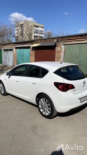 Opel Astra 1.6 AT, 2011, 209 157 км