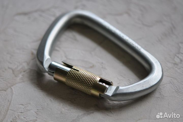 Карабин Singin Rock D steel connector