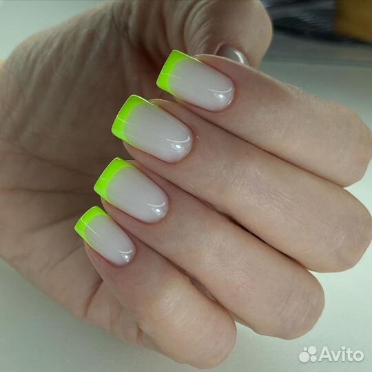 Маникюр педикюр