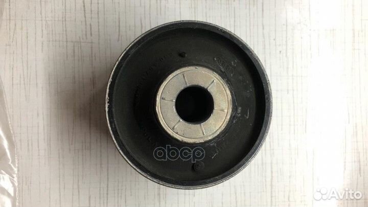 Сайлентблок рычага подвески перед 8S0407183