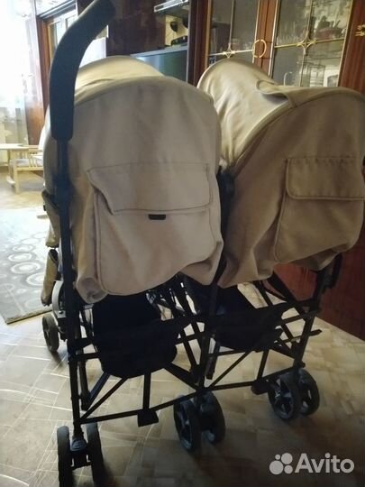 Прогулочная коляска-трость для двойни