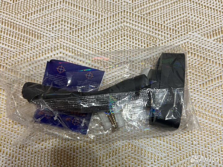 Настенный держатель для гитары