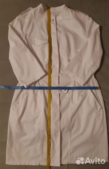 Белый медицинский халат женский