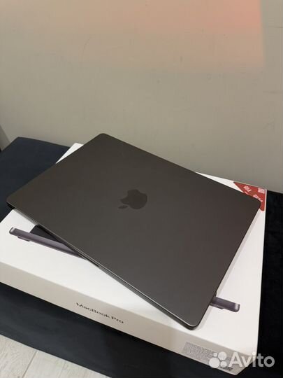 Macbook pro m4 24gb 512gb 14-inch