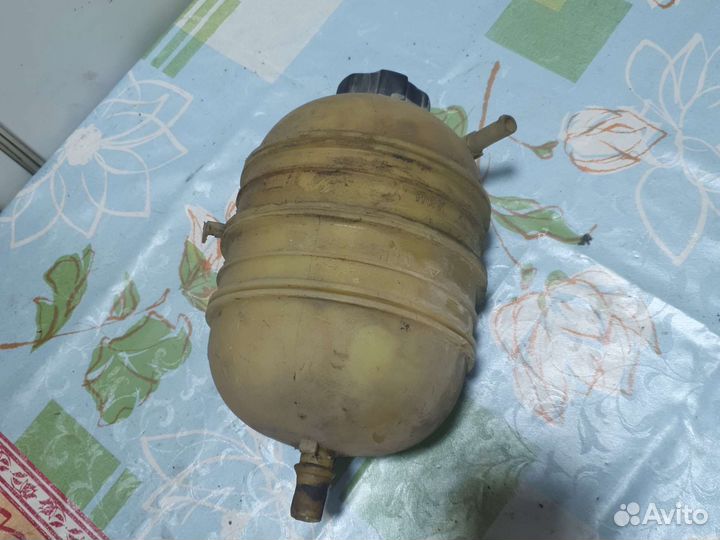 Расширительный бачок на peugeot 206