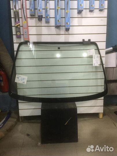 Лобовое стекло на Ниссан Микра