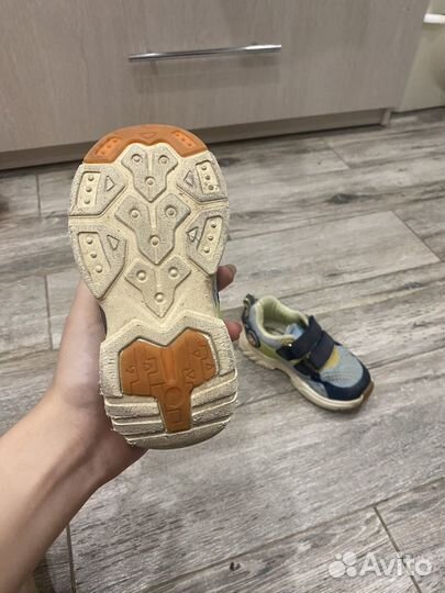 Кроссовки на мальчика