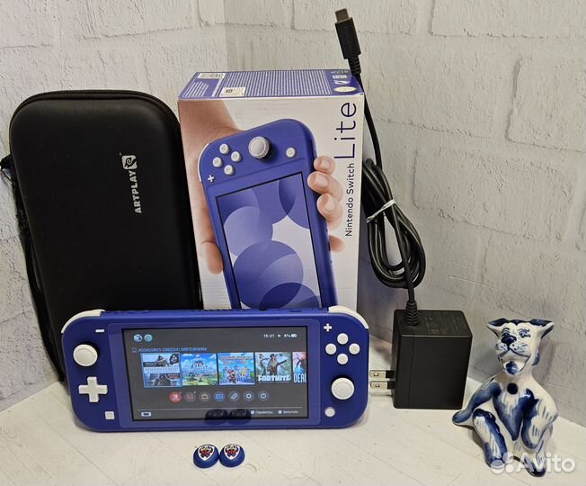 Nintendo Switch Lite 32 Гб Синяя + 64 Гб + сумка