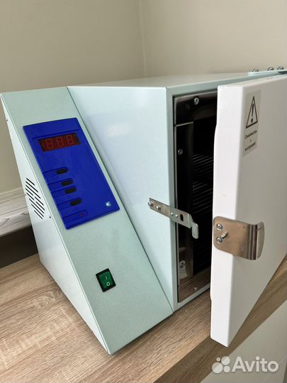 Оборудование для маникюра и педикюра