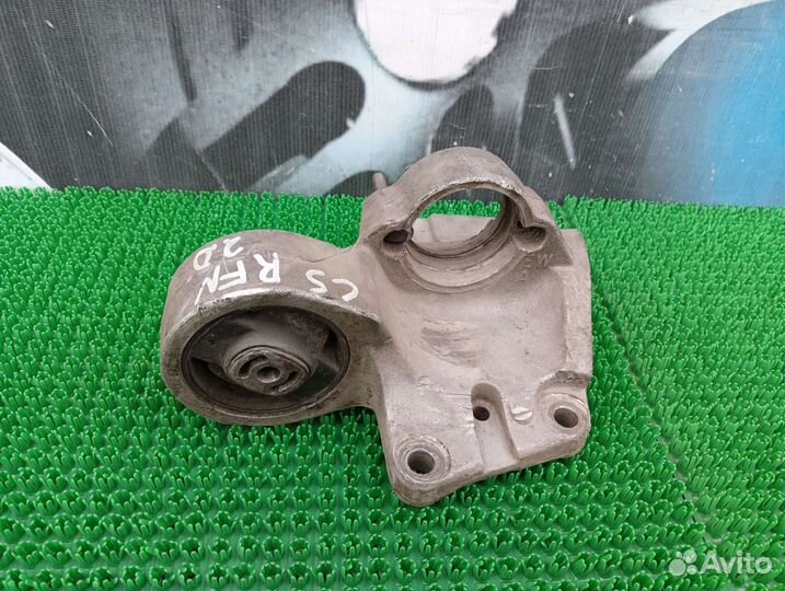 Опора двс задняя с кронштейном Ситроен C5
