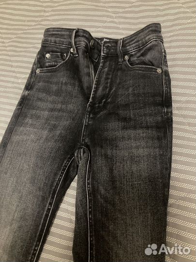 Джинсы скинни Stradivarius EUR 32/MEX 22