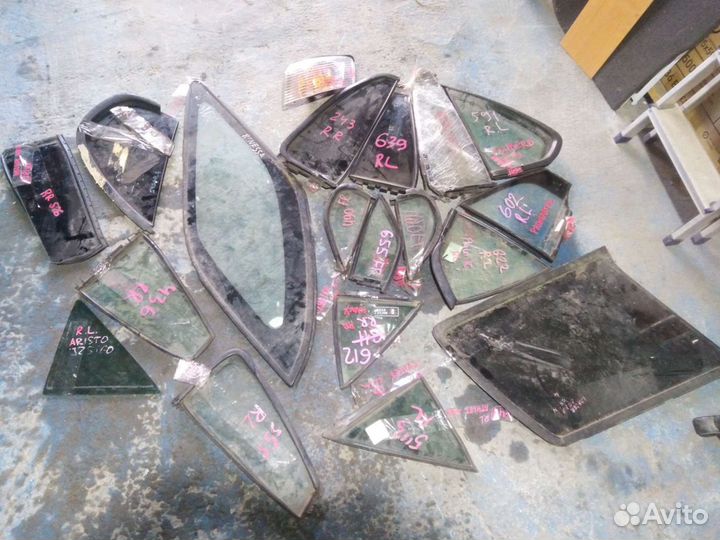 Боковые стекло