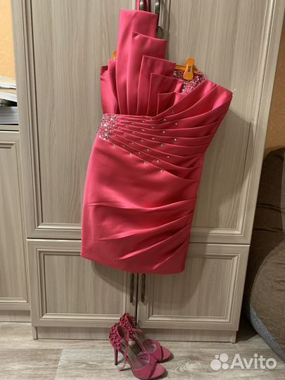 Платье вечернее