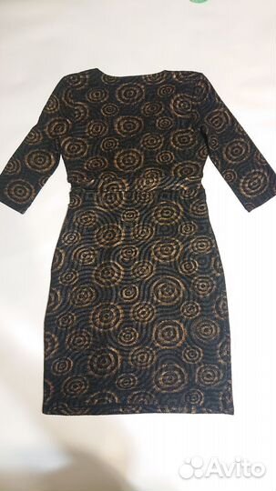 Платье с золотым рисунком р. 44