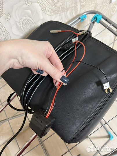 Подголовник с dvd в авто