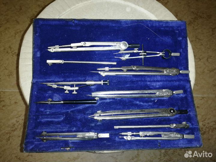 Готовальня