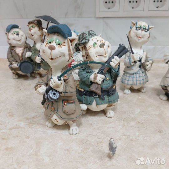 Коллекционные керамические статуэтки ручной работы