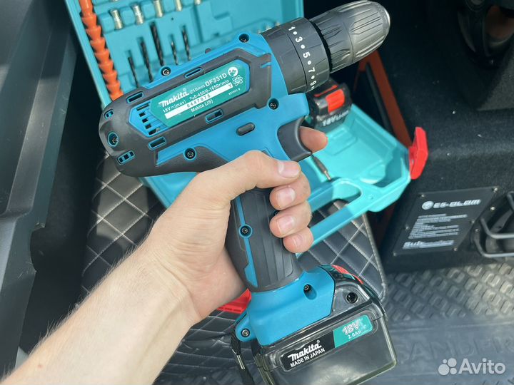 Шуруповерт makita новый