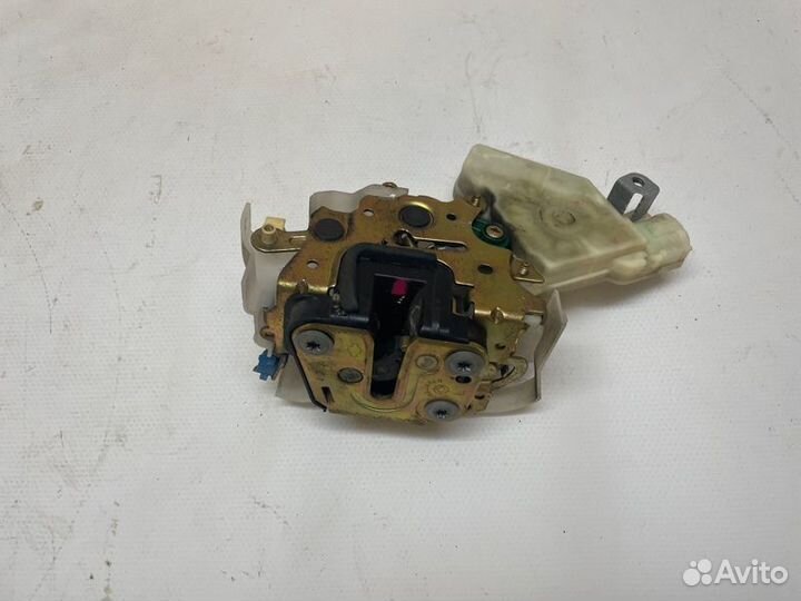 Замок двери передний левый Nissan X-Trail NT30