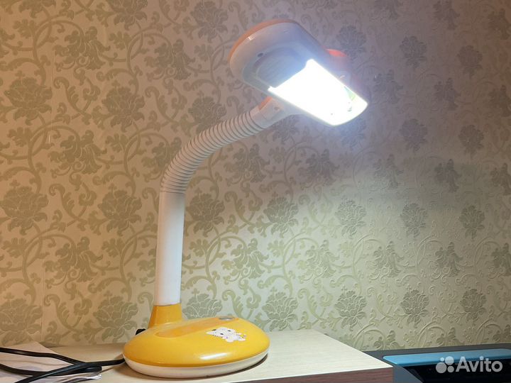 Лампа настольная