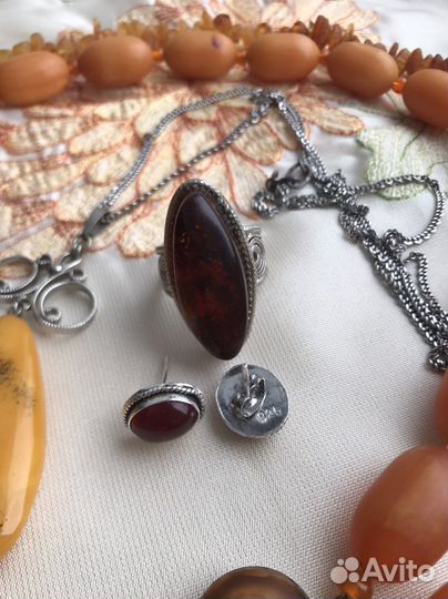 Янтарь, бакелит СССР Прибалтика