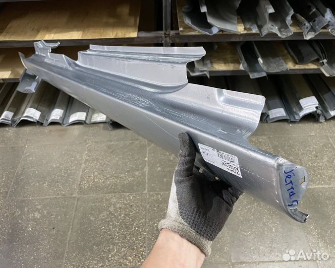 Порог правый Volkswagen Jetta V (Klokkerholm)