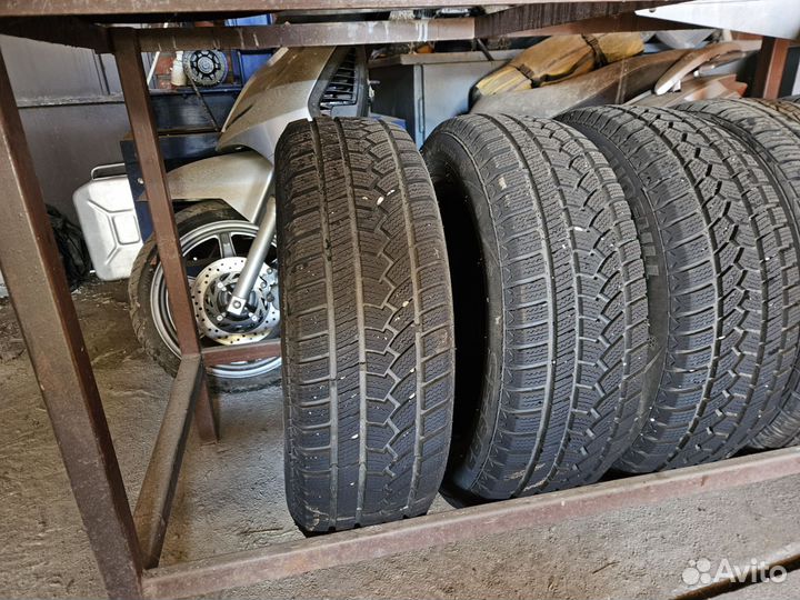 Sunfull SF982 215/60 R17 96H