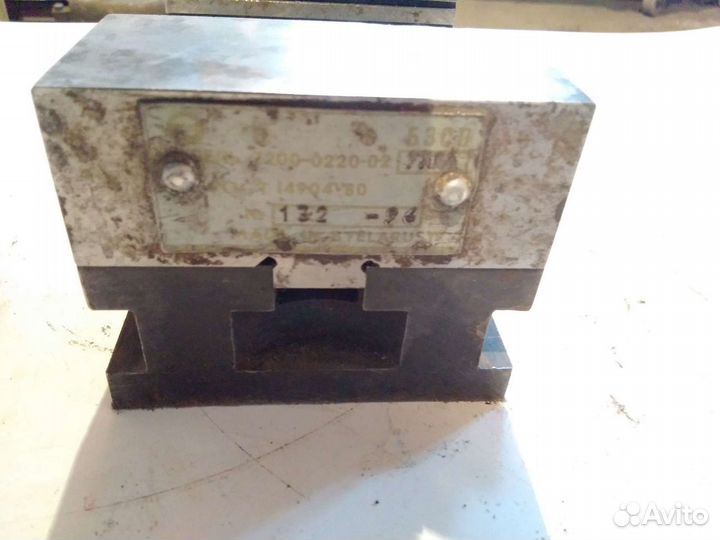 Тиски станочные для сверлильно-фрезерных работ