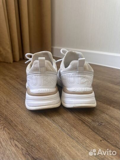 Кроссовки женские guess