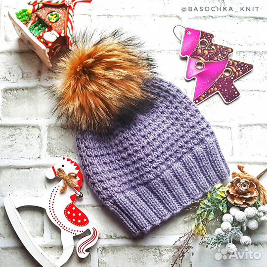 Шапка с меховым помпоном
