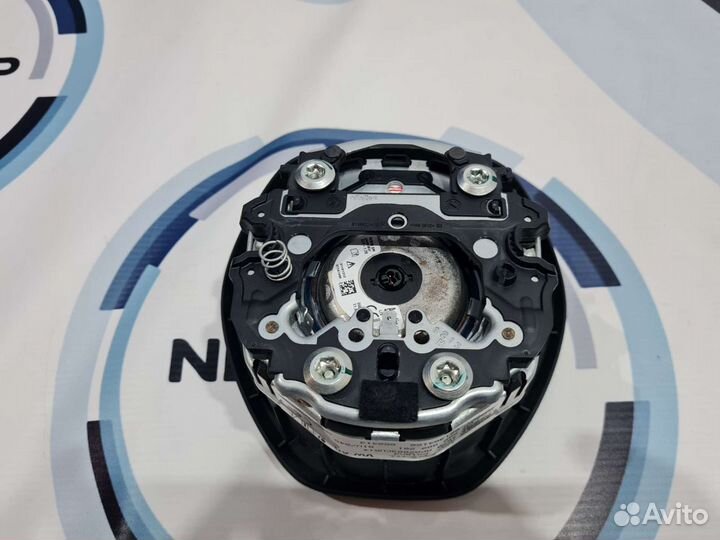 Подушка в руль Volkswagen Touareg II Passat B8