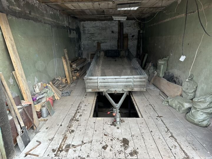 Гараж, > 30 м²
