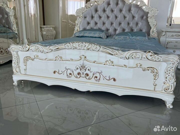 Спальный гарнитур