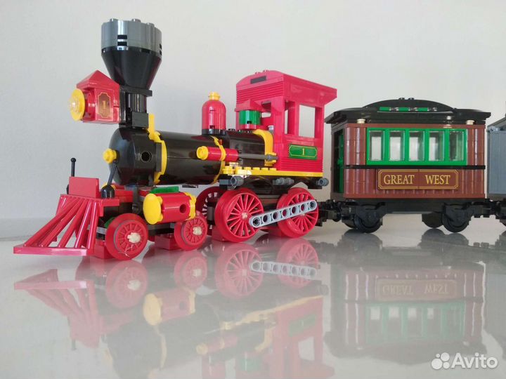 Поезд Lego 7597, склеенный