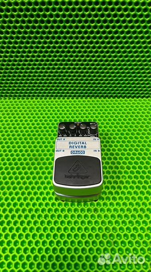 Гитарная педаль Behringer DR600 Digital Reverb