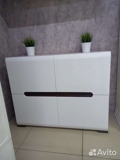 Тумба витрина образец