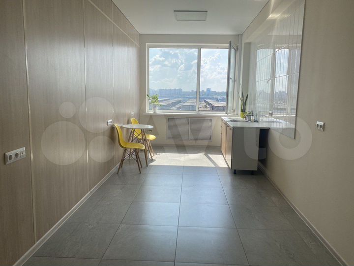 Офис с водной точкой 18 м² в Нобель