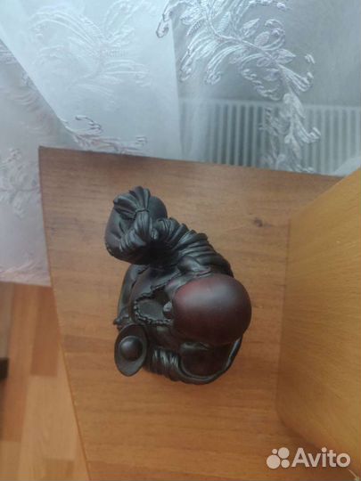 Статуэтка хотей