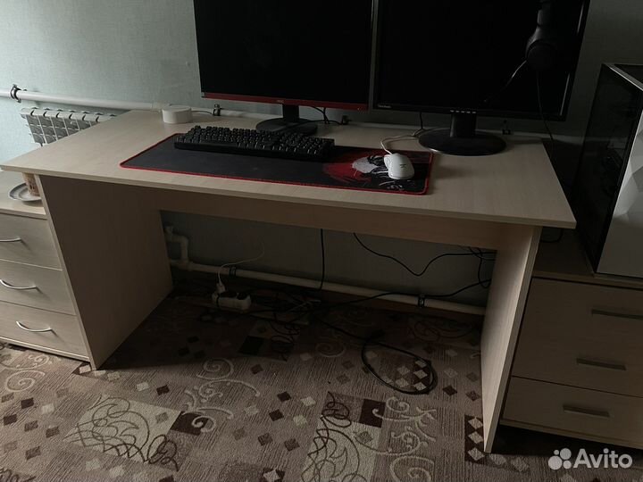Компьютерный стол новый