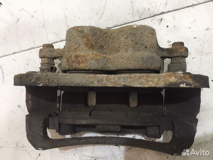 Суппорт передний левый