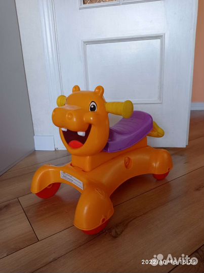 Игрушка бегемот каталка