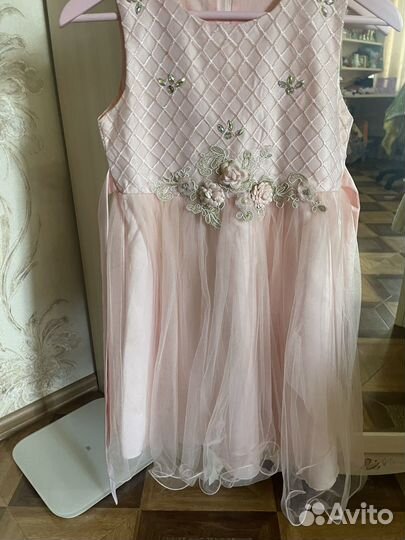 Нарядное платье на девочку 152