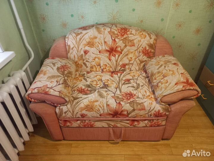 Млогабаритный диван