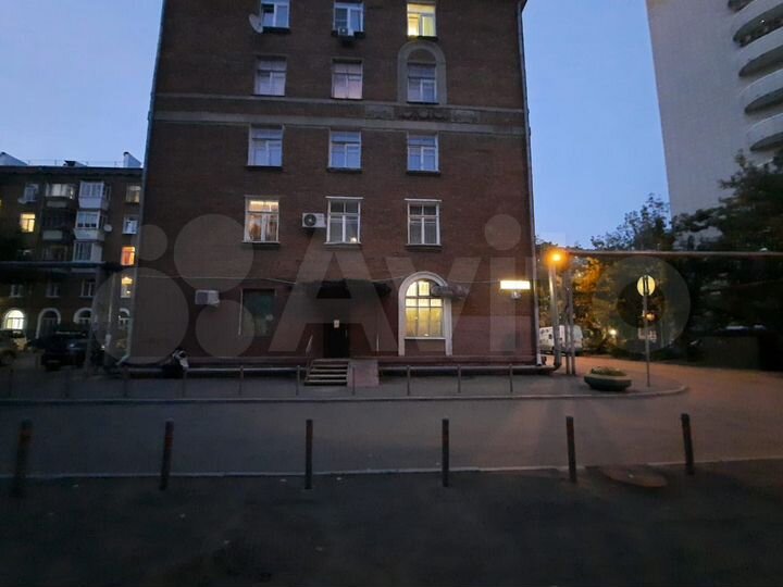 Комната 10 м² в 6-к., 1/5 эт.