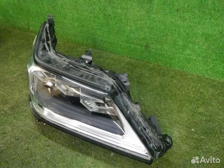 Фара правая Lexus LX570