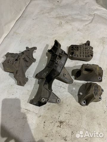 Кронштейн опора двигателя Touareg GP