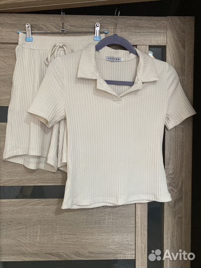 Костюм женский