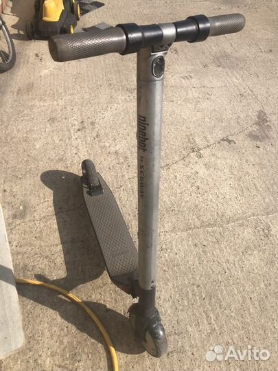 Электросамокат ninebot kickscooter es2